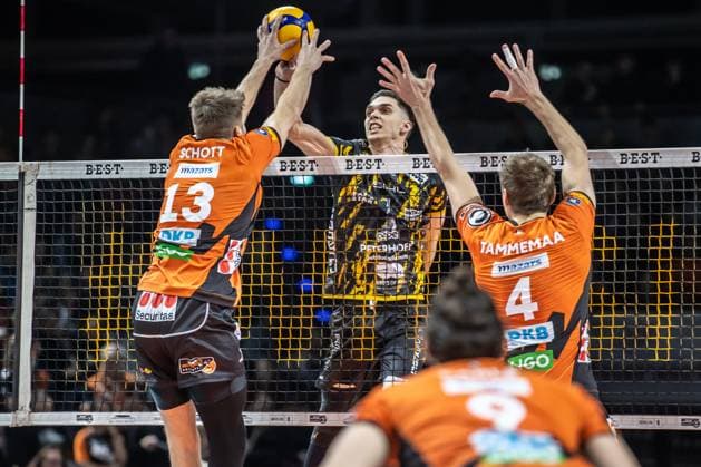 30 12 2023, Berlin, Volleyball 1 Bundesliga, Men, Matchday 11, BR Volleys Powervolleys Dueren, Max Schmeling Halle Dimitrios Mouchlias M of Powervolleys Dueren plays the ball against Berlins Ruben Schott l BR Volleys Powervolleys Dueren