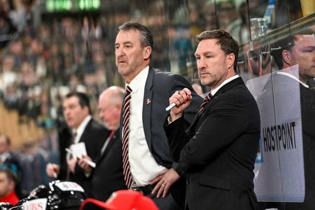 30 12 2023, Davos, Eisstadion Davos, Spengler Cup HC Dynamo Pardubice Team Canada, assistant coach Jeff Tomlinson Team Canada Davos Eisstadion Davos Graubünden Switzerland Copyright: xJustPictures.ch AndreaxBrancax jp-en-AnBr-AB_30122023_AAB_5591