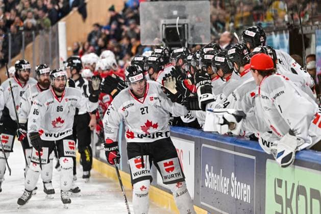 30 12 2023, Davos, Eisstadion Davos, Spengler Cup HC Dynamo Pardubice Team Canada, 27 Derek Grant Team Canada celebrate a goal Davos Eisstadion Davos Graubünden Switzerland Copyright: xJustPictures.ch AndreaxBrancax jp-en-AnBr-AB_30122023_AAB_5779