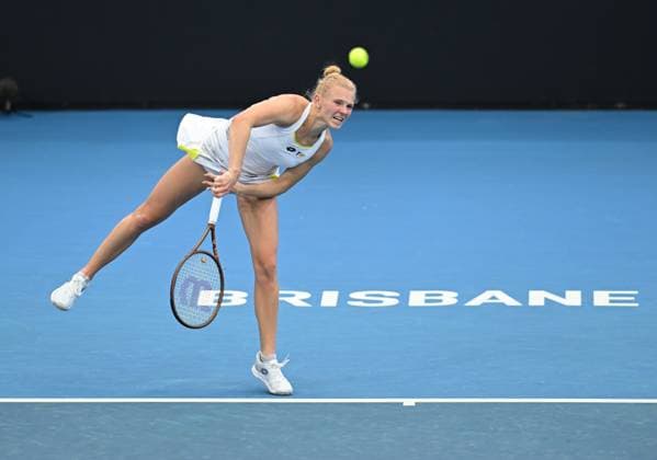 TENNIS BRISBANE INTERNATIONAL, Katerina Siniakova of the Czech Republic in action against Sloane Stephens of the USA during their round 1 match on Day 1 of the 2024 Brisbane International at the Queensland Tennis Centre in Brisbane, unday, December 31, 2023. ( NO ARCHIVING, EDITORIAL USE ONLY, NO USE IN BOOKS WITHOUT CONSENT BRISBANE QUEENSLAND AUSTRALIA  Copyright: xDARRENxENGLANDx 20231231001883553445