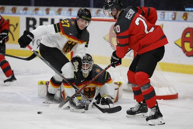 Gothenburg, SWEDEN 20231231 Germany s Niklas Hubner, Germany s goalkeeper Matthias Bittner and Canadas Carson Rehkopf during the IIHF World Junior Championship group A ice hockey match between Canada and Germany at Scandinavium in Gothenburg, Sweden December 31, 2023 Gothenburg SWEDEN x9200x  Copyright: xAdamxIhse TTx IIHF World Junior Championship 23-24 Canada-Germany
