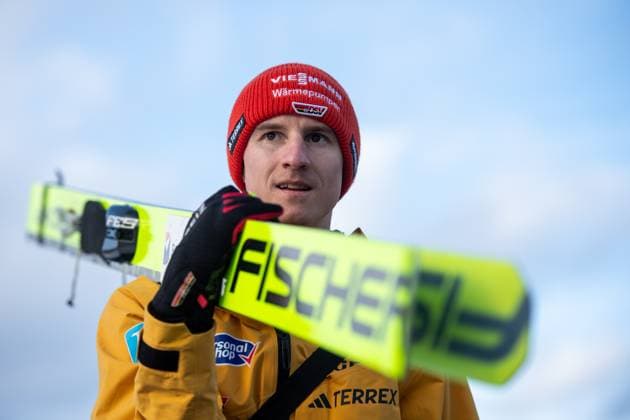 Sport Themen der Woche KW01 Sport Bilder des Tages Karl Geiger (Deutschland, SC 1906 Oberstdorf), GER, Neujahrsspringen, 72. Vierschanzentournee, FIS Viessmsann Skisprung Weltcup Garmisch - Partenkirchen, Wettkampf, 01.01.2024 GER, Neujahrsspringen, 72. Vierschanzentournee, FIS Viessmsann Skisprung Weltcup Garmisch - Partenkirchen, Wettkampf, 01.01.2024 Garmisch-Partenkirchen *** Karl Geiger Germany, SC 1906 Oberstdorf , GER, New Years Jumping, 72 Four Hills Tournament, FIS Viessmann Ski Jumping World Cup Garmisch Partenkirchen, Competition, 01 01 2024 GER, New Years Jumping, 72 Four Hills Tournament, FIS Viessmann Ski Jumping World Cup Garmisch Partenkirchen, Competition, 01 01 2024 Garmisch Partenkirchen Copyright: xEibner-Pressefoto Memmlerx EP_MMR