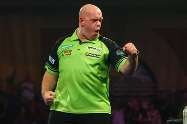 Sport Themen der Woche KW01 Darts Paddy Power 2024 PDC World Darts Championship Michael Van Gerwen wins the third set and celebrates during the 2024 PDC World Darts Championship at Alexandra Palace, London, United Kingdom on 1 January 2024. Editorial use only , Copyright: xShanexHealeyx PSI-18612-0058