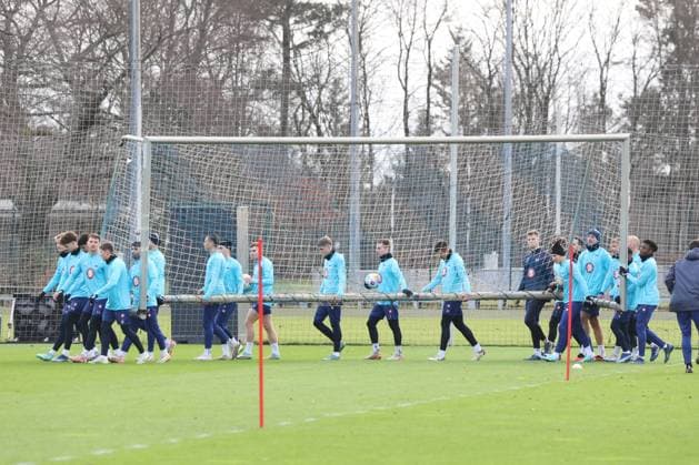 DEU, DFL, 2 FBL Hertha BSC, Training, 03 01 2024, Sportforum, Berlin, DEU, DFL, 2 FBL Hertha BSC, Training, im Bild Tortraeger, Hertha Spielerkreis DFL regulations prohibit any use of Photographs as image sequences and or quasi video Foto Juergen Engler nordphoto GmbH nordphotoxGmbHx xEngler nph00076