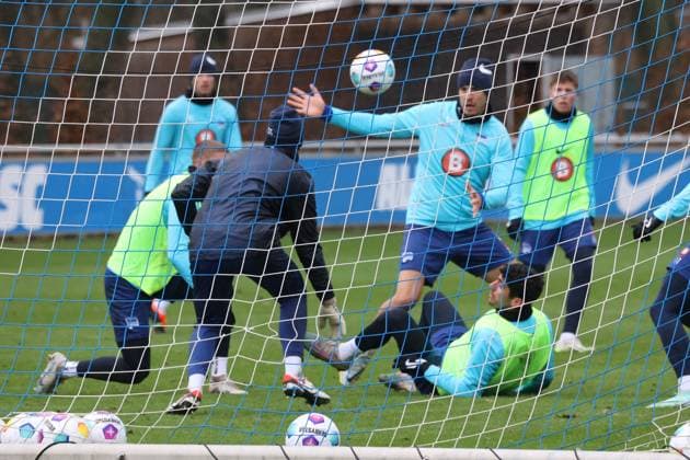 DEU, DFL, 2 FBL Hertha BSC, Training, 04 01 2024, Sportforum, Berlin, DEU, DFL, 2 FBL Hertha BSC, Training, in the picture Haris Tabakovic Hertha BSC Berlin 25 , Marius Gersbeck Hertha BSC Berlin 35 , Andreas Bouchalakis Hertha BSC Berlin 5 DFL regulations prohibit any use of Photographs as image sequences and or quasi video Foto Juergen Engler nordphoto GmbH nordphotoxGmbHx xEngler nph00076