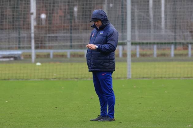 DEU, DFL, 2 FBL Hertha BSC, Training, 04 01 2024, Sportforum, Berlin, DEU, DFL, 2 FBL Hertha BSC, Training, im Bild Cheftrainer Pal Dardai Hertha BSC Berlin DFL regulations prohibit any use of Photographs as image sequences and or quasi video Foto Juergen Engler nordphoto GmbH nordphotoxGmbHx xEngler nph00076