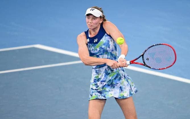 TENNIS BRISBANE INTERNATIONAL, Elena Rybakina of Kazakhstan in action against Anastasia Potapova of Russia during their match on Day 6 of the 2024 Brisbane International at the Queensland Tennis Centre in Brisbane, Friday, January 5, 2024. ( NO ARCHIVING, EDITORIAL USE ONLY, NO USE IN BOOKS WITHOUT CONSENT BRISBANE QUEENSLAND AUSTRALIA  Copyright: xZAINxMOHAMMEDx 20240105001885082749