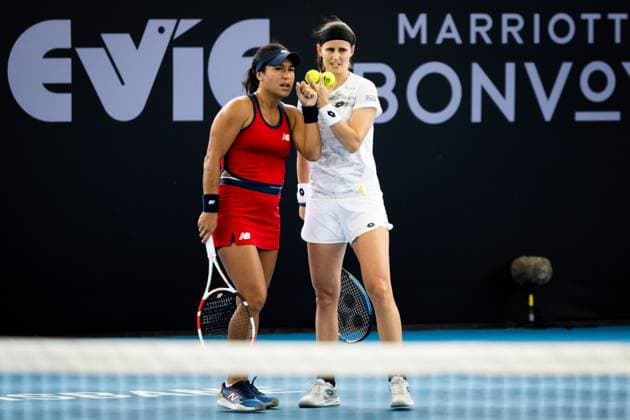 Heather Watson and Greet Minnenin action during the Doubles Semi Finals Brisbane international 5th January 2024 Brisbane International Tennis Tournament, Day Six, Queensland Tennis Centre, Brisbane, Australia - 05 Jan 2024  Copyright: xBenxSymons Shutterstockx 14282841by