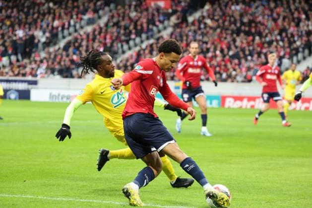 Fußball, Coupe de France, OSC Lille - Golden Lion St. Joseph Tiago SANTOS (LOSC Lille) lors du match LOSC vs GOLDEN LION SAINT-JOSEPH, Coupe de France 32e de finale, Decathlon Arena stade Pierre Mauroy, le 6 janvier 2024 FOOTBALL : LOSC vs GOLDEN LION SAINT-JOSEPH - COUPE DE FRANCE - 06 01 2024 LaurentSanson Panoramic 