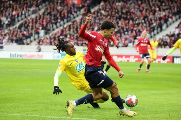 Fußball, Coupe de France, OSC Lille - Golden Lion St. Joseph Tiago SANTOS (LOSC Lille) lors du match LOSC vs GOLDEN LION SAINT-JOSEPH, Coupe de France 32e de finale, Decathlon Arena stade Pierre Mauroy, le 6 janvier 2024 FOOTBALL : LOSC vs GOLDEN LION SAINT-JOSEPH - COUPE DE FRANCE - 06 01 2024 LaurentSanson Panoramic 