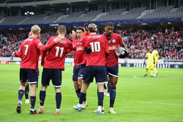 Fußball, Coupe de France, OSC Lille - Golden Lion St. Joseph Joie des joueurs du LOSC lors du match LOSC vs GOLDEN LION SAINT-JOSEPH, Coupe de France 32e de finale, Decathlon Arena stade Pierre Mauroy, le 6 janvier 2024 FOOTBALL : LOSC vs GOLDEN LION SAINT-JOSEPH - COUPE DE FRANCE - 06 01 2024 LaurentSanson Panoramic 