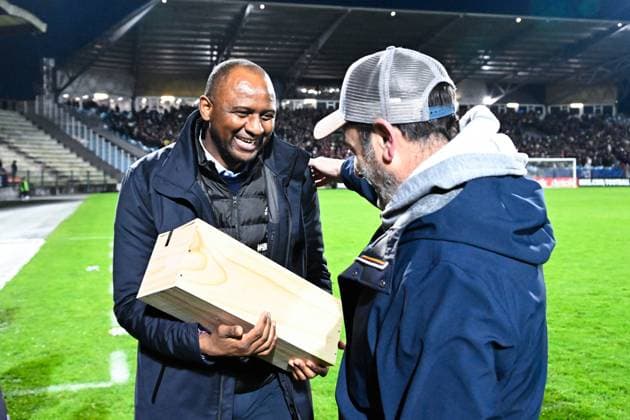 Patrick Vieira ( coach Strasbourg ) and Armand Raimbault ( coach Avoine ) during the French Cup match between Avoine OCC and RC Strasbourg Alsace at Stade de la Vallee du Cher on January 06, 2024 in Tours, France. ( Photo by federico pestellini panoramic ) - FOOTBALL : Avoine vs Strasbourg - Coupe de France - 06 01 2024 FedericoPestellini Panoramic 