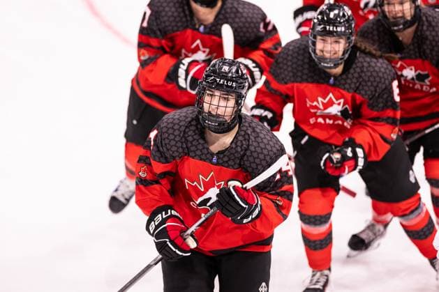 06 01 2024, Zug, BOSSARD Arena, U18 Women World Cup Canada Germany, 14 Sienna D alessandro Canada celebrates her goal with team 1 0  Copyright: xJustPictures.ch VedranxGalijasx