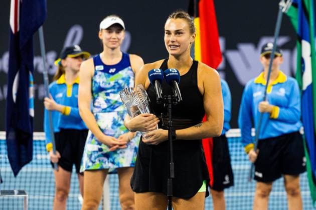 ELENA RYBAKINA and Aryna Sabalenka receive their trophies from the Womens Final Brisbane international 7th January 2024 Brisbane International Tennis Tournament, Day Eight, Queensland Tennis Centre, Brisbane, Australia - 07 Jan 2024  Copyright: xBenxSymons Shutterstockx 14286931r