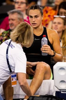 Aryna Sabalenka receives treatment for an injury Womens Final Brisbane international 7th January 2024 Brisbane International Tennis Tournament, Day Eight, Queensland Tennis Centre, Brisbane, Australia - 07 Jan 2024  Copyright: xBenxSymons Shutterstockx 14286931bm