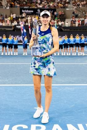 ELENA RYBAKINA receives her trophy after winning the Womens Final Brisbane international 7th January 2024 Brisbane International Tennis Tournament, Day Eight, Queensland Tennis Centre, Brisbane, Australia - 07 Jan 2024  Copyright: xBenxSymons Shutterstockx 14286931ck