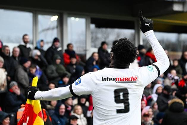 Kalimuendo Arnaud ( 9 - Rennes ) celebrates after scoring during the French Cup match between EA Guingamp and Stade Rennais at Stade du Roudourou on January 07, 2024 in Guingamp, France. ( Photo by federico pestellini panoramic ) - FOOTBALL : Guingamp vs Rennes - Coupe de France - 07 01 2024 FedericoPestellini Panoramic 