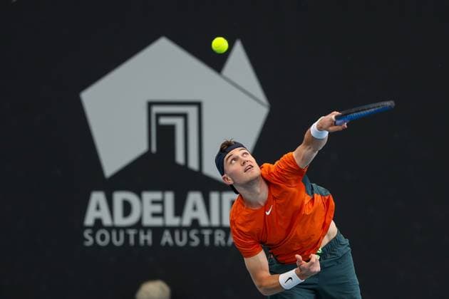 TENNIS ADELAIDE INTERNATIONAL, Jack Draper (GB) in action against Sebastian Baez (ARG) during their match at the 2024 Adelaide International at Memorial Drive Tennis Centre in Adelaide, Monday, January 8, 2024. ( NO ARCHIVING, EDITORIAL USE ONLY, NO USE IN BOOKS WITHOUT CONSENT ADELAIDE SOUTH AUSTRALIA AUSTRALIA  Copyright: xMATTxTURNERx 20240108001886303885