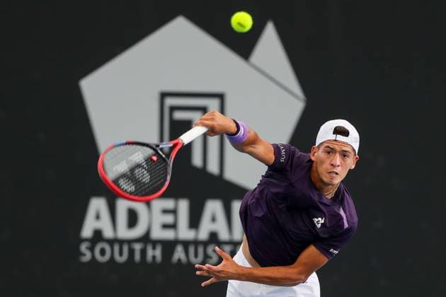TENNIS ADELAIDE INTERNATIONAL, Sebastian Baez (ARG) in action against Jack Draper (GB) during their match at the 2024 Adelaide International at Memorial Drive Tennis Centre in Adelaide, Monday, January 8, 2024. ( NO ARCHIVING, EDITORIAL USE ONLY, NO USE IN BOOKS WITHOUT CONSENT ADELAIDE SOUTH AUSTRALIA AUSTRALIA  Copyright: xMATTxTURNERx 20240108001886303944