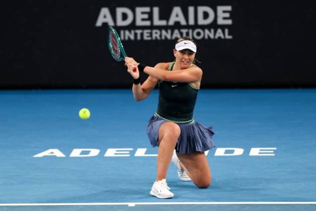 TENNIS ADELAIDE INTERNATIONAL, Paula Badosa (ESP) in action against Bernarda Pera (USA) during their round 1 match of the 2024 Adelaide International at Memorial Drive Tennis Centre in Adelaide, Monday, January 8, 2024. ( NO ARCHIVING, EDITORIAL USE ONLY, NO USE IN BOOKS WITHOUT CONSENT ADELAIDE SOUTH AUSTRALIA AUSTRALIA  Copyright: xMATTxTURNERx 20240108001886342831