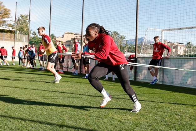 08 01 2024 Soccer 2 Soccer Bundesliga Season 2023 2024 1 FC Nuremberg FCN Club Training Camp Winter Winter Training Camp Marbella Spain Sports Photo Zinc DaMa xdaxmax Joseph Hungbo 23, 1 FC Nuremberg FCN with Strength Exercise
