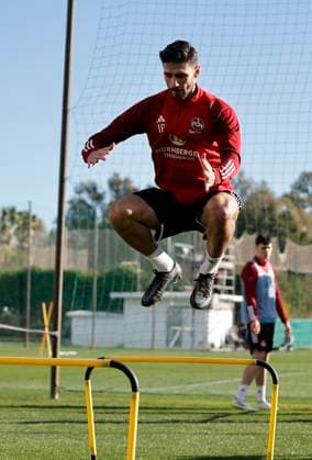 08 01 2024 Soccer 2 Soccer Bundesliga Season 2023 2024 1 FC Nuremberg FCN Club Training Camp Winter Winter Training Camp Marbella Spain Sportfoto Zink DaMa xdaxmax Christopher Schindler 16, 1 FC Nuremberg FCN warms up