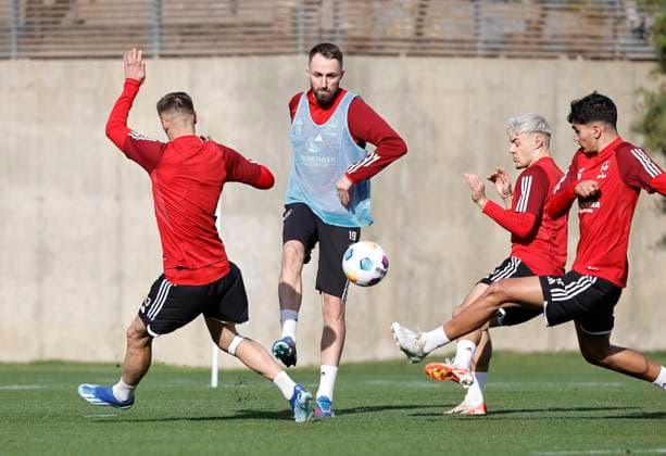 08 01 2024 Soccer 2 Soccer Bundesliga Season 2023 2024 1 FC Nürnberg FCN Club Training Camp Winter Winter Training Camp Marbella Spain Sportfoto Zink DaMa xdaxmax Florian Hübner Huebner 19, 1 FC Nürnberg FCN gg Erik Wekesser 13, 1 FC Nürnberg FCN Jannik Hofmann 43, 1 FC Nürnberg FCN Can Yilmaz Uzun 42, 1 FC Nürnberg FCN