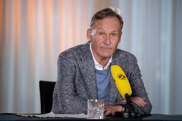 Soccer 1 Bundesliga, 2023 2024 season, Borussia Dortmund training camp on 08 01 2024 in Marbella Spain Managing Director Hans Joachim Watzke speaks to the journalists during the media session Copyright: xAlexxSimoesx