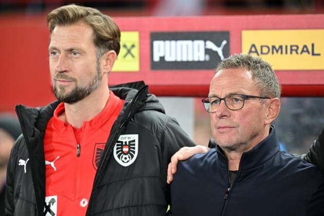 Wien, Ernst-Happel-Stadion, 21.11.23, GER, Herren, Laenderspiel, Oesterreich - Deutschland Bild: v.li. Co-Trainer Lars KORNETKA (Oesterreich) und Trainer Ralf RANGNICK (Oesterreich) Only for editorial use! UEFA regulations prohibit any use of photographs as image sequences and or quasi-video. Wien Oesterreich *** Vienna, Ernst Happel Stadion, 21 11 23, GER, Men, Laenderspiel, Austria Germany Picture from left Co coach Lars KORNETKA Austria and coach Ralf RANGNICK Austria Only for editorial use UEFA regulations prohibit any use of photographs as image sequences and or quasi video Vienna Austria