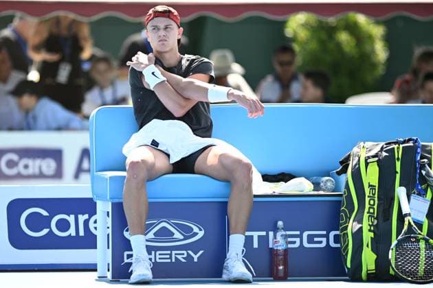 TENNIS KOOYONG CLASSIC, Holger Rune of Denmark during a break in play against Karen Khachanov of Russia during their match in the 2024 Kooyong Classic at the Kooyong Lawn Tennis Club in Melbourne, Wednesday, January 10, 2024. ( NO ARCHIVING, EDITORIAL USE ONLY, NO USE IN BOOKS WITHOUT CONSENT MELBOURNE VICTORIA AUSTRALIA  Copyright: xJOELxCARRETTx 20240110001887068277