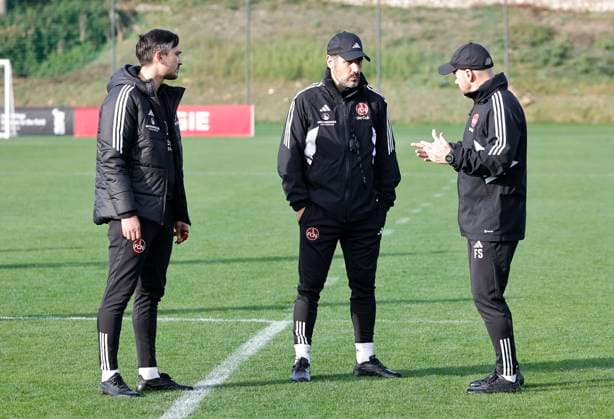 10 01 2024 Soccer 2 Soccer Bundesliga Season 2023 2024 1 FC Nürnberg FCN Club Training Camp Winter Winter Training Camp Marbella Spain Sportfoto Zink DaMa xdaxmax Jerome Polenz Co Coach 1 FC Nürnberg FCN Cristian Fiel Coach 1 FC Nürnberg FCN Frank Steinmetz Co Coach 1 FC Nürnberg FCN talking after training