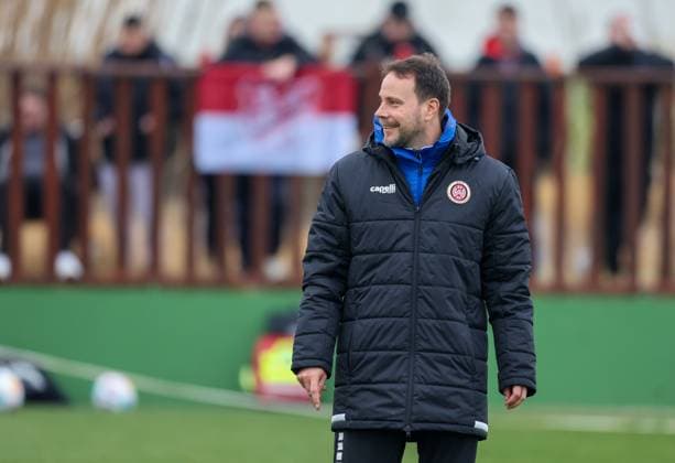 Soccer 2 Bundesliga training camp SV Wehen Wiesbaden 10 01 24, U19 coach Christian Mollocher,