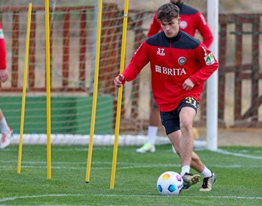 Soccer 2 Bundesliga training camp SV Wehen Wiesbaden 10 01 24, Ben Nink,