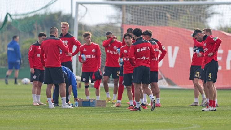 Football 2 Bundesliga training camp SV Wehen Wiesbaden 10 01 24, A strenuous morning session,