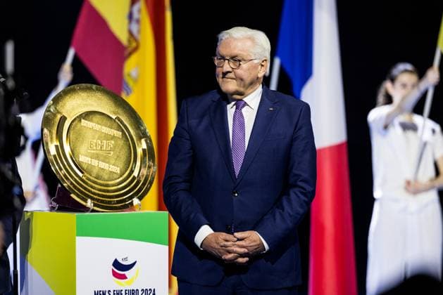 MENS EHF EURO 2024 Germany Switzerland 10 01 2024 Federal President Frank Walter Steinmeier at the opening of the MENS EHF EURO 2024 MENS EHF EURO 2024 Germany Switzerland, Merkur Spiel Arena, Düsseldorf on 10 01 2024 Copyright: xBEAUTIFULxSPORTS Wunderlx