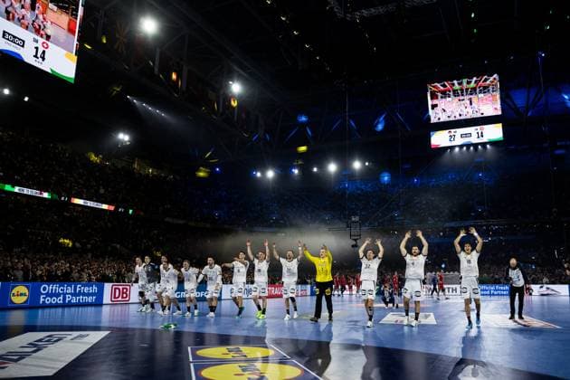MENS EHF EURO 2024 Germany Switzerland 10 01 2024 Laola for the fans of the German national handball team MENS EHF EURO 2024 Germany Switzerland, Merkur Spiel Arena, Düsseldorf on 10 01 2024 Copyright: xBEAUTIFULxSPORTS Wunderlx