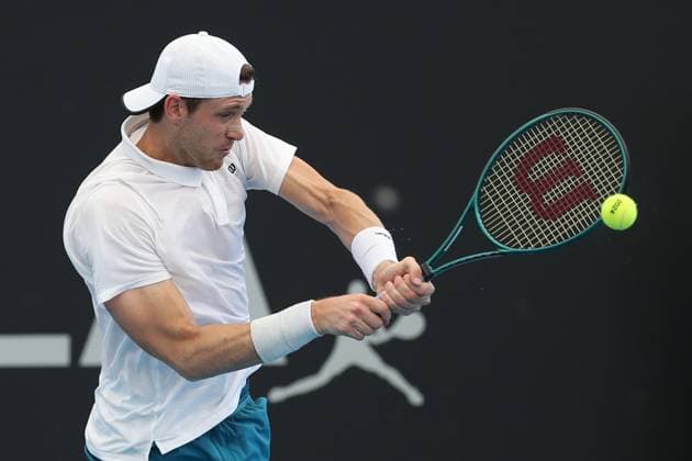 TENNIS ADELAIDE INTERNATIONAL, Nicolas Jarry of Chile in action against Jiri Lehecka of Czechia during their Quarter Final match of the 2024 Adelaide International at Memorial Drive Tennis Centre in Adelaide, Thursday, January 11, 2024. ( NO ARCHIVING, EDITORIAL USE ONLY, NO USE IN BOOKS WITHOUT CONSENT ADELAIDE SOUTH AUSTRALIA AUSTRALIA  Copyright: xMATTxTURNERx 20240111001887416383