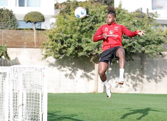 11 01 2024 Soccer 2 Soccer Bundesliga Season 2023 2024 1 FC Nuremberg FCN Club Training Camp Winter Winter Training Camp Marbella Spain Sports Photo Zinc DaMa xdaxmax Joseph Hungbo 23, 1 FC Nuremberg FCN with header during soccer tennis