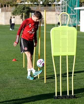 11 01 2024 Soccer 2 Soccer Bundesliga Season 2023 2024 1 FC Nuremberg FCN Club Training Camp Winter Winter Training Camp Marbella Spain Sports Photo Zink DaMa xdaxmax Benjamin Goller 14, 1 FC Nuremberg FCN holds up ball