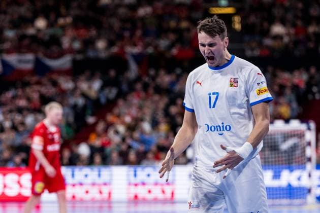 MENS EHF EURO 2024 Denmark Czech Republic 11 01 2024 Stanislav Kasparek Czech Republic, 17 cheers MENS EHF EURO 2024 Denmark Czech Republic, Olympiahalle, Munich on 11 01 2024 Copyright: xBEAUTIFULxSPORTS Wunderlx
