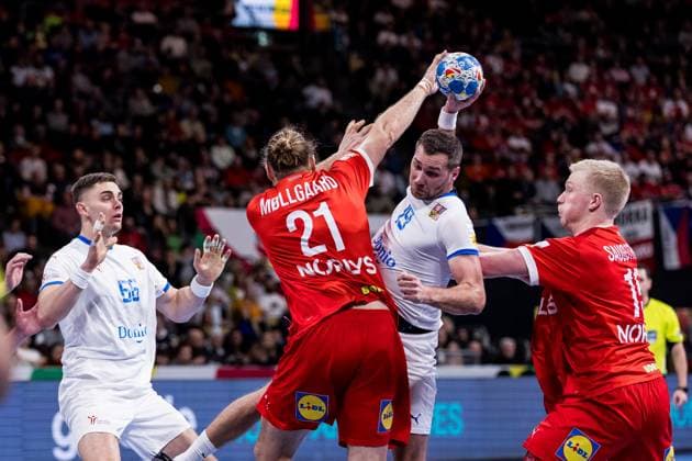MENS EHF EURO 2024 Denmark Czech Republic 11 01 2024 Stephan Zeman Czech Republic, 66 , Henrik Mollgaard Jensen Denmark, 21 , Tomas Babak Czech Republic, 19 , Magnus Saugstrup Jensen Denmark, 15 MENS EHF EURO 2024 Denmark Czech Republic, Olympiahalle, Munich on 11 01 2024 Copyright: xBEAUTIFULxSPORTS Wunderlx