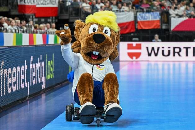 Sport Bilder des Tages EHF s mascotte during the MenÃ¢& x80;& x99;s EHF Euro 2024 match between Norway vs. Poland at the Mercedes-Benz Arena in Berlin, Germany  Copyright: xVincenzoxOrlando IPAxSportx xipax xx IPA_42636645 IPA_Agency_IPA42636645