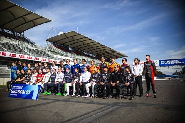 FIA Formula E drivers family picture during the 2024 Hankook Mexico City ePrix, 1st meeting of the 2023-24 ABB FIA Formula E World Championship, WM, Weltmeisterschaft on the Autodromo Hermanos Rodriguez from January 11 to 13, in Mexico City, Mexico - 2024 FORMULA E HANKOOK MEXICO CITY ePRIX DPPI Panoramic  03424001-TF-033