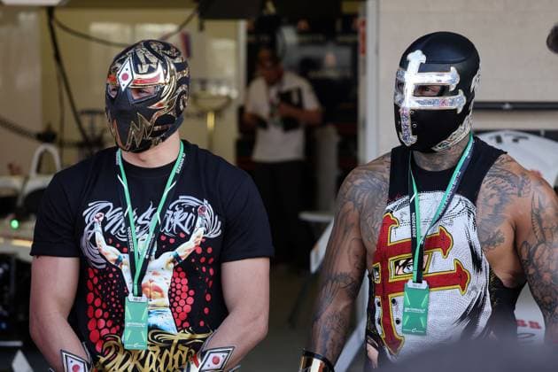 Two masked Mexican wrestling fighters visit Andretti Formula E, pit lane, Formula E FIA World Championship Season 10, Mexico City E Prix, Mexico, 11 01 2024