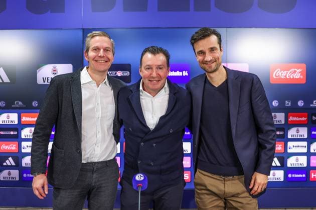 12 01 2024, Football, 2 Bundesliga, Season 2023 2024, Press conference FC Schalke 04, f l Axel Hefer FC Schalke 04 , Sports Director Marc Wilmots FC Schalke 04 , Matthias Tillmann FC Schalke 04 Gelsenkirchen Veltins Arena NRW Germany xRHR PHOTO TRx Copyright: RHR-FOTOx RHR-FOTO TR