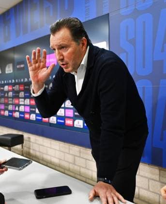 Marc Wilmots Sports Director Schalke 04 12 01 2024, Football, Press conference and media briefing of FC Schalke 04, 2 Bundesliga season 2023 2024 Gelsenkirchen Press room Veltins Arena North Rhine-Westphalia Germany Team2