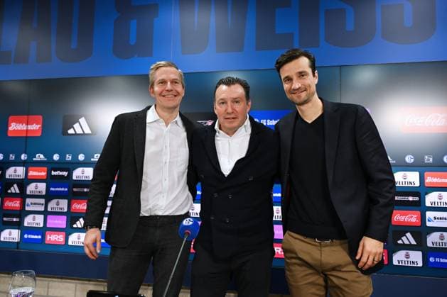from left , Axel Hefer Chairman of the Supervisory Board FC Schalke 04 , Marc Wilmots Sports Director Schalke 04 , Matthias Tillmann Chairman of the Board FC Schalke 04 12 01 2024, Football, Press conference and media briefing of FC Schalke 04, 2 Bundesliga season 2023 2024 Gelsenkirchen Press room Veltins Arena North Rhine-Westphalia Germany Team2