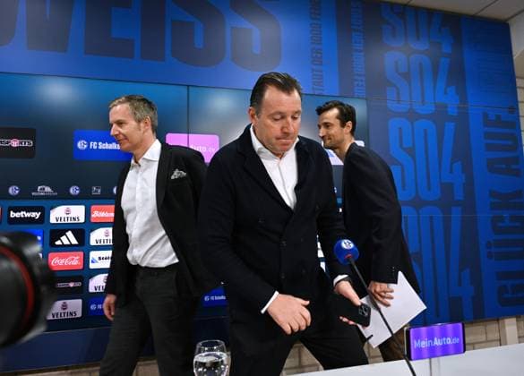 from left , Axel Hefer Chairman of the Supervisory Board FC Schalke 04 , Marc Wilmots Sports Director Schalke 04 , Matthias Tillmann Chairman of the Board FC Schalke 04 12 01 2024, Football, Press conference and media briefing of FC Schalke 04, 2 Bundesliga season 2023 2024 Gelsenkirchen Press room Veltins Arena North Rhine-Westphalia Germany Team2