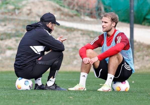 12 01 2024 Soccer 2 Soccer Bundesliga Season 2023 2024 1 FC Nuremberg FCN Club Training Camp Winter Winter Training Camp Marbella Spain Sports Photo Zink DaMa xdaxmax Cristian Fiel Coach 1 FC Nuremberg FCN Sebastian Andersson 20, 1 FC Nuremberg FCN talk after the end of training end of training