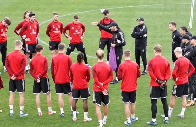 12 01 2024 Soccer 2 Soccer Bundesliga Season 2023 2024 1 FC Nuremberg FCN Club Training Camp Winter Winter Training Camp Marbella Spain Sports Photo Zink DaMa xdaxmax Cristian Fiel Coach 1 FC Nuremberg FCN gives instructions to Team Team